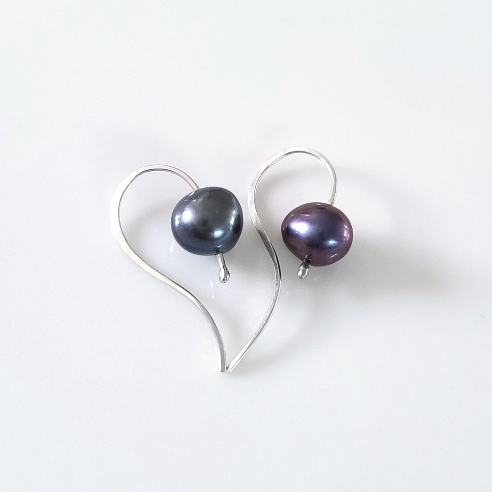 Sterling Silver Earrings With Peacock Black Pearls